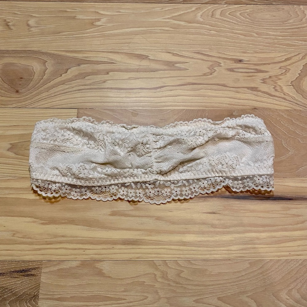 Gilly Hicks White Lace Bandeau Size M